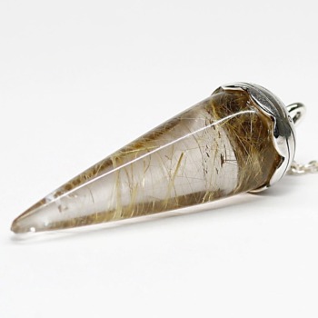 [高品質+]ブラジル産ルチルクォーツペンデュラム（ラウンドタイプ/全長約5.4cm・チェーン長さ約16cm）(MLUT-PD6001IS)