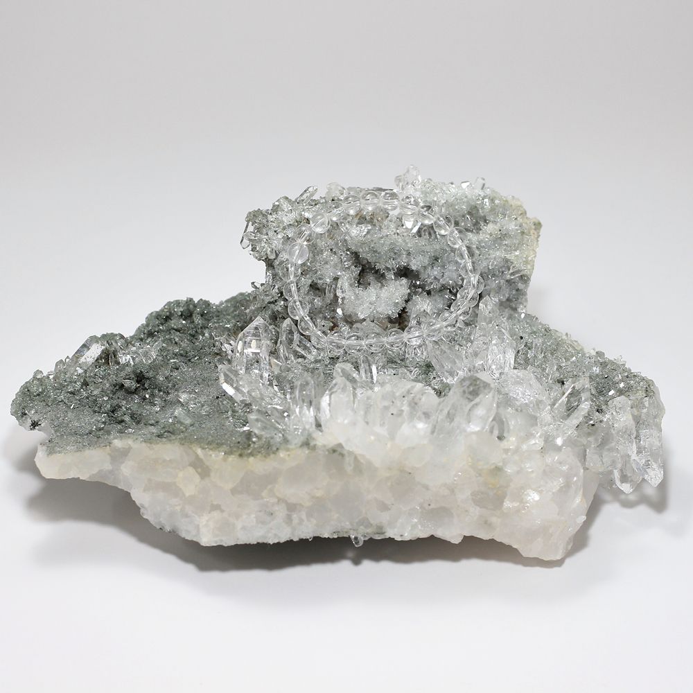 インド/マニハール産ヒマラヤ水晶クラスター（大きめ1.38kg・母岩の割合が多いため特別価格）
