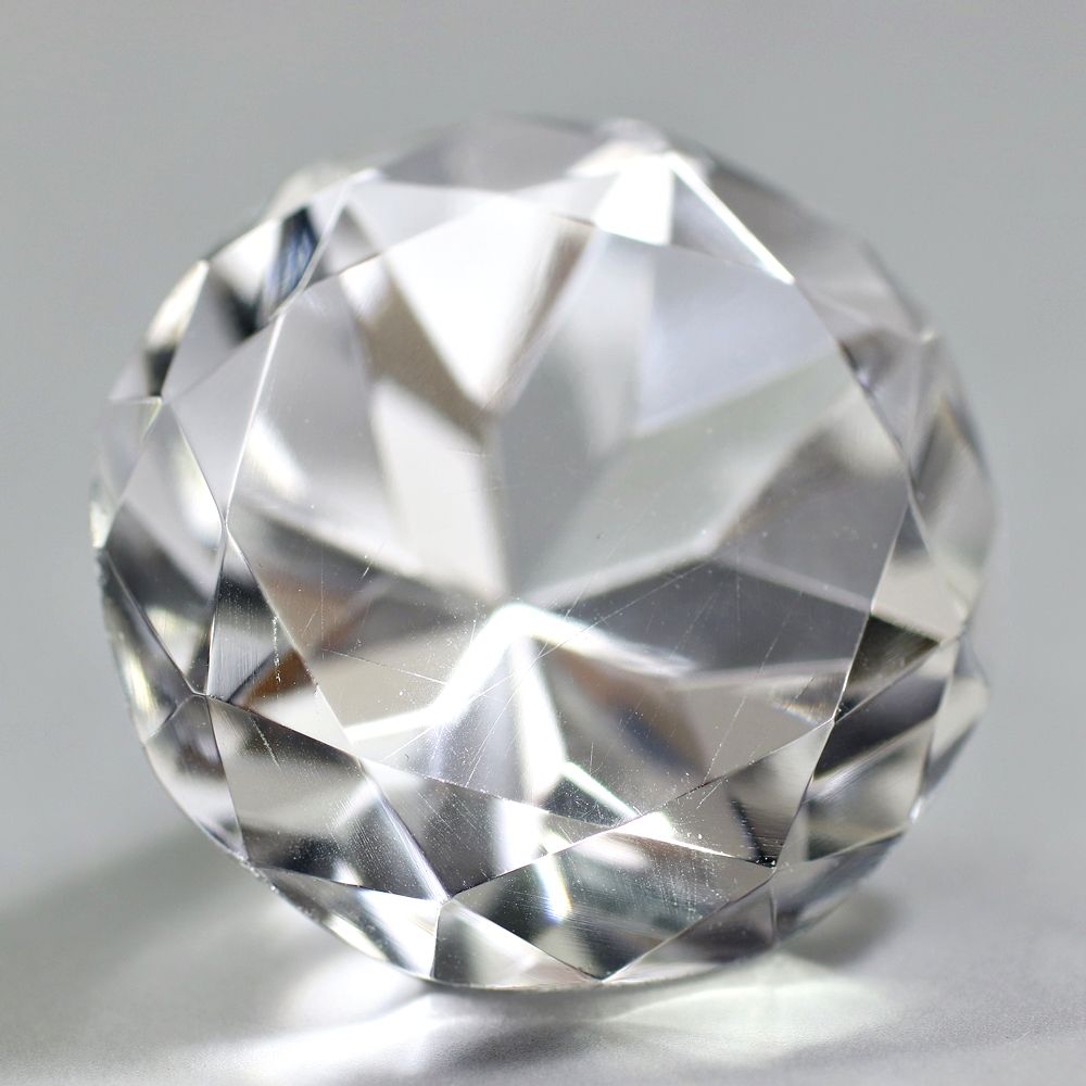 [インド/マニハール産]ヒマラヤ水晶ダイヤモンドカット（直径約24.9mm）