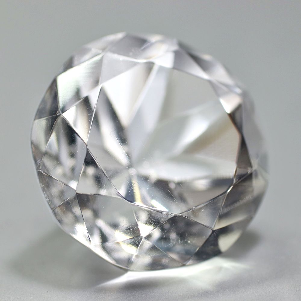 [インド/マニハール産]ヒマラヤ水晶ダイヤモンドカット（直径約25.2mm）