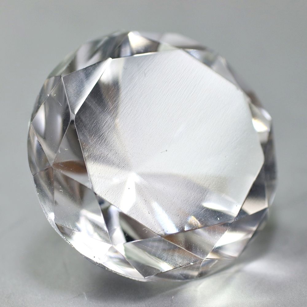 [インド/マニハール産]ヒマラヤ水晶ダイヤモンドカット（直径約26.9mm）