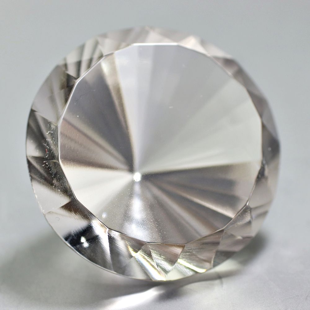 [インド/マニハール産]ヒマラヤ水晶ダイヤモンドカット（直径約34.4mm）