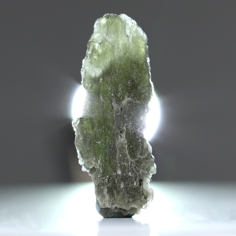 [高品質・チェコ共和国産]天然モルダバイト原石（2.8g）