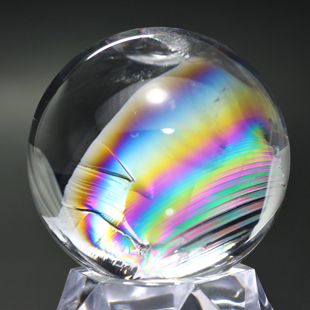[トップクォリティ]レインボー水晶玉/アイリスクォーツスフィア（丸玉直径56.7mm）