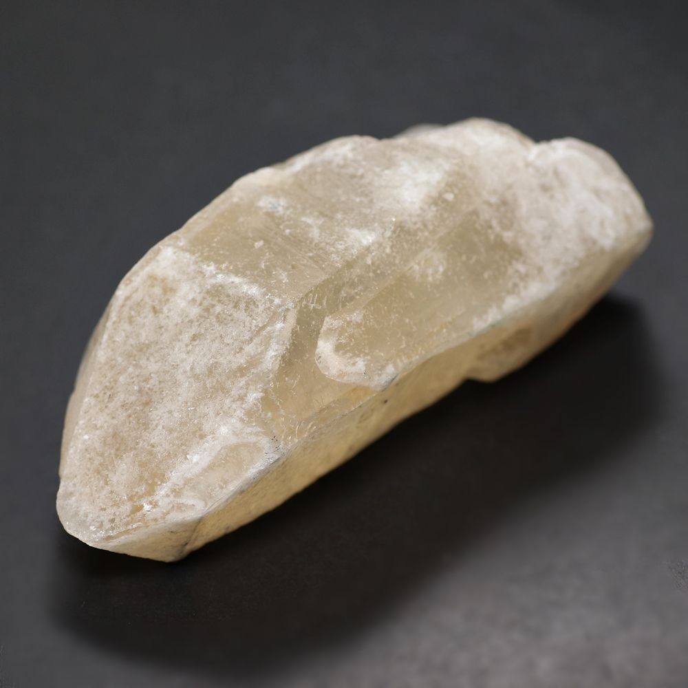 [ブラジル/セーラデカブラル産]キャンドルクォーツ原石（全長約85mm/ナチュラルポイント）