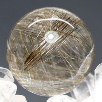 [トップクォリティ]ブラジル産シルバールチルクォーツ丸玉/スフィア（球体直径26.5mm）(SLUT-SP0260IS)