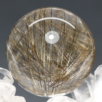 [トップクォリティ]ブラジル産シルバールチルクォーツ丸玉/スフィア（球体直径26.6mm）(SLUT-SP0263IS)