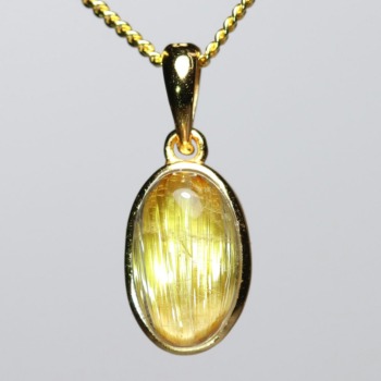 [高品質++]タイチンルチルクォーツペンダントトップ／キャッツアイ（シルバー925／イエローゴールドカラー）(TARQ-PT018IS)