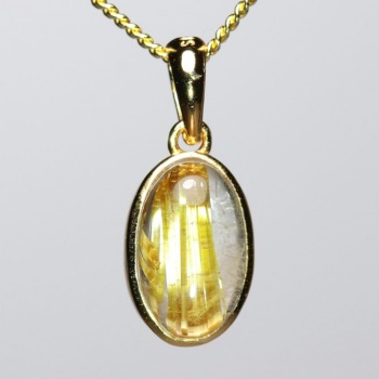 [高品質]タイチンルチルクォーツペンダントトップ／キャッツアイ（シルバー925／イエローゴールドカラー）(TARQ-PT034IS)