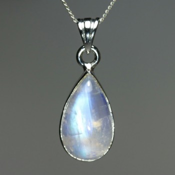 [高品質]ホワイトラブラドライトペンダントトップ/レインボームーンストーン（シルバー925・ペアシェイプ・シルバーカラー）(WTLA-PT005IS)