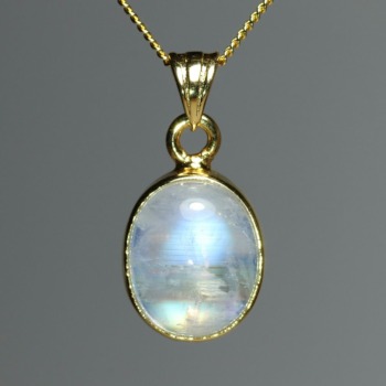 [高品質]ホワイトラブラドライトペンダントトップ/レインボームーンストーン（シルバー925・オーバル・イエローゴールドカラー）(WTLA-PT018IS)