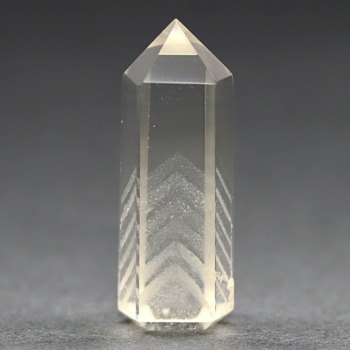 [トップクォリティ]ブラジル産ホワイトファントムクォーツポリッシュポイント（高さ37.7mm）(WTPH-PP1040IS)