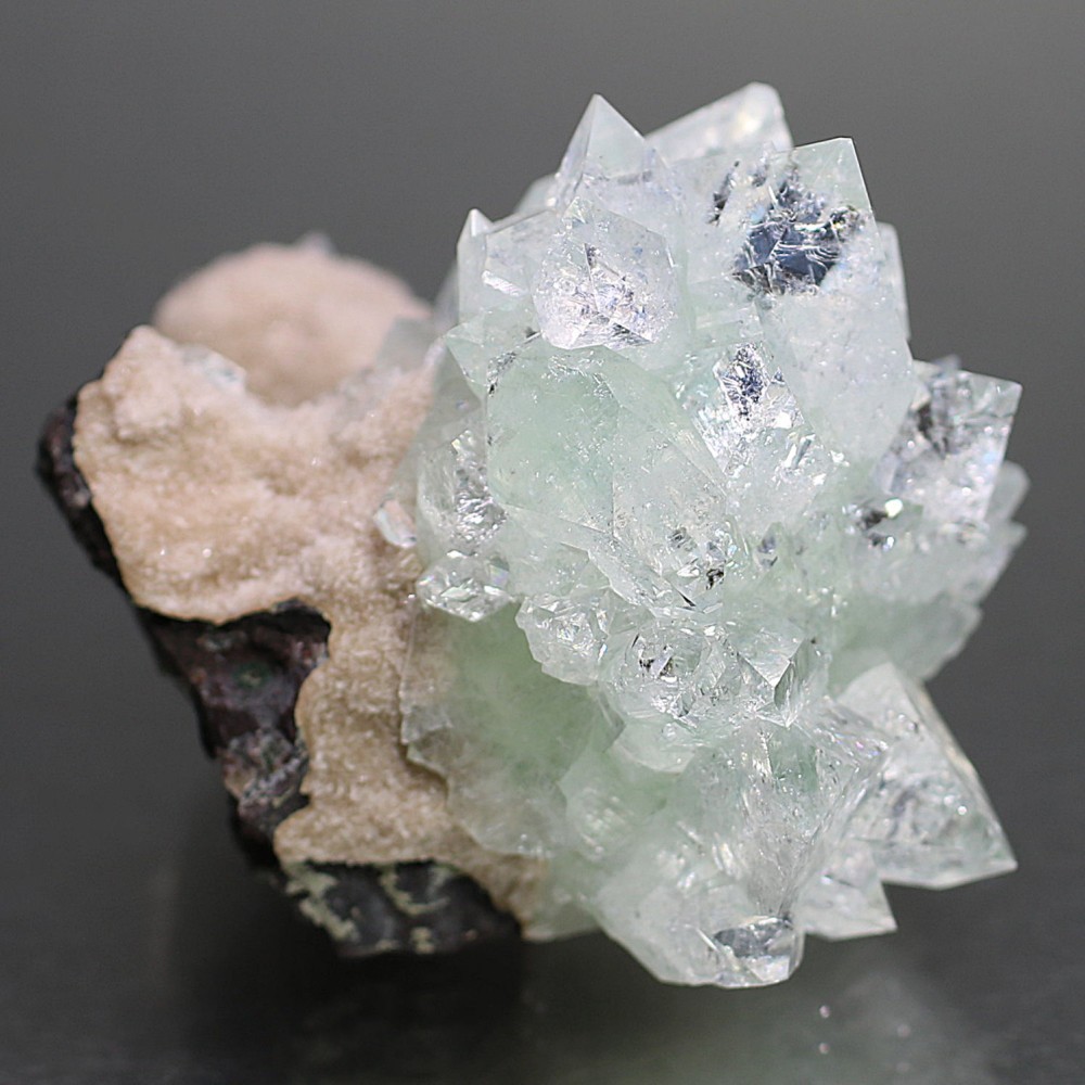 [高品質]インド産グリーンアポフィライト結晶原石（フラワークラスター）