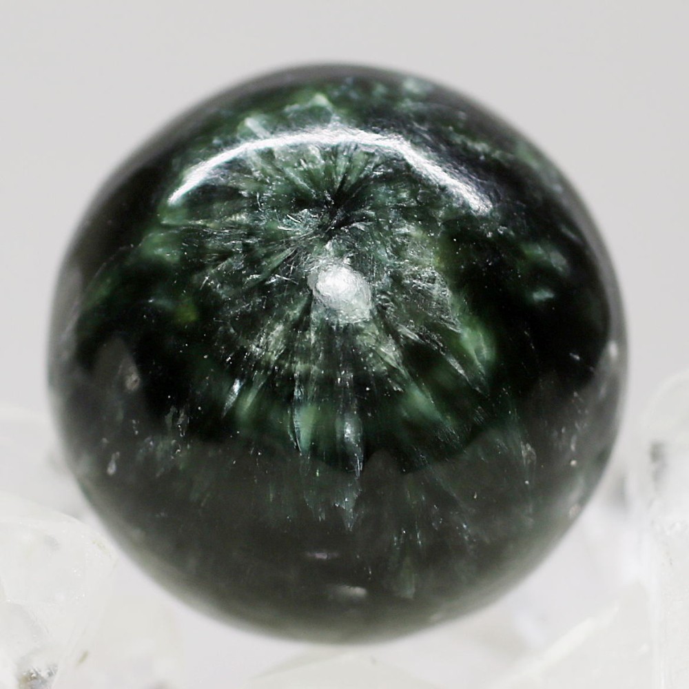 ダークグリーンセラフィナイト丸玉/天然クリノクロアスフィア（直径約25mm）