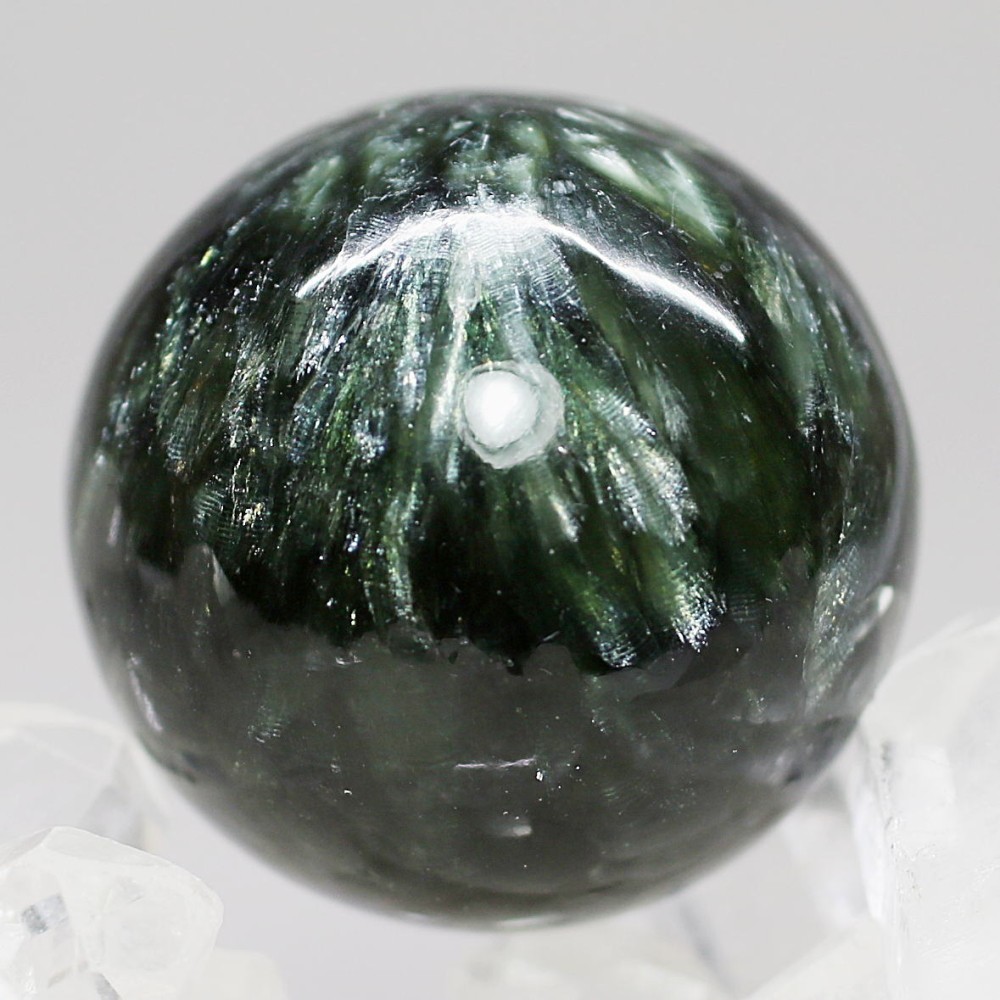 ダークグリーンセラフィナイト丸玉/天然クリノクロアスフィア（直径約29mm）