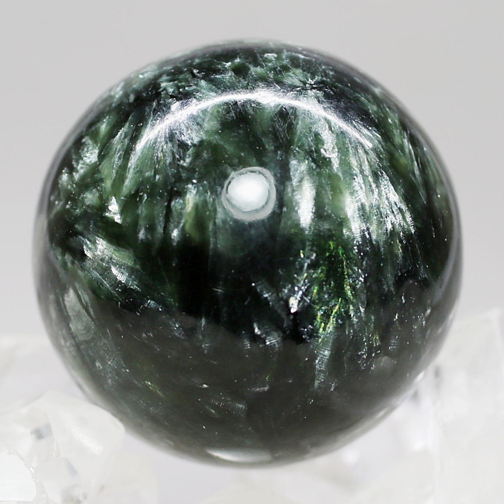 ダークグリーンセラフィナイト丸玉/天然クリノクロアスフィア（直径約31mm）