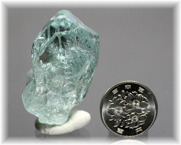 最高品質・ブラジル産]天然ブルートパーズ結晶石（非加熱・未着色 