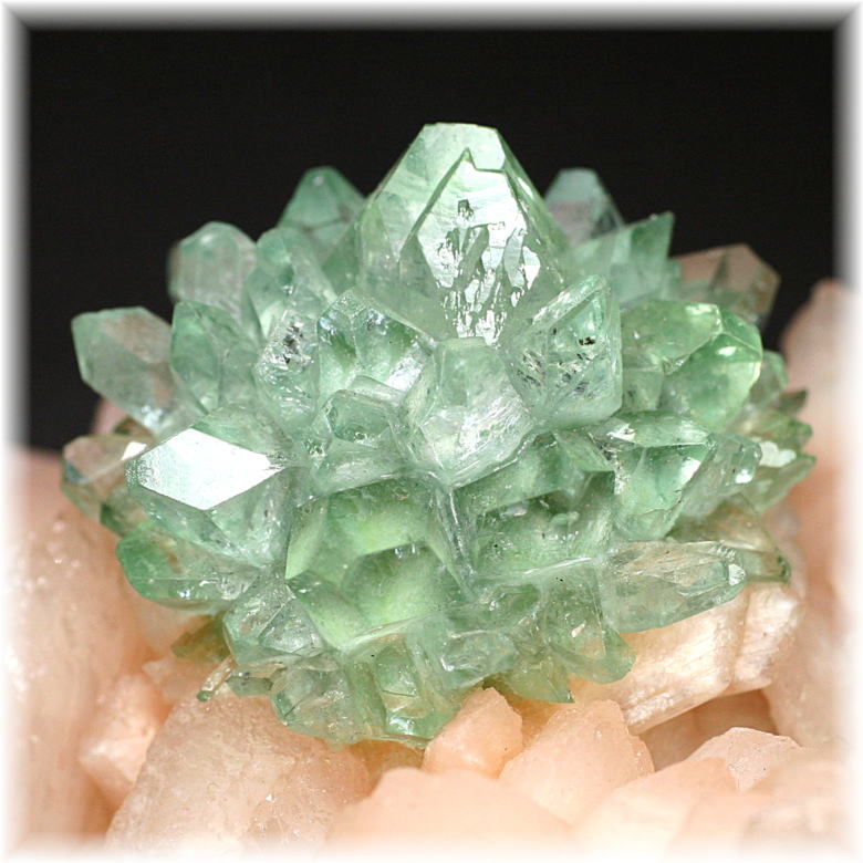 [高品質・インド産]フラワーグリーンアポフィライト結晶原石
