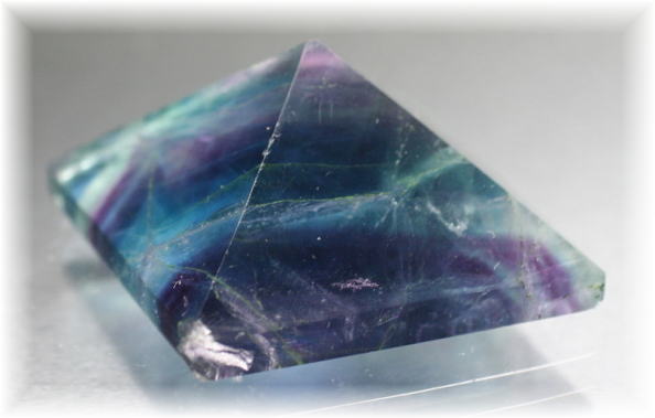 レインボーフローライトピラミッド(FLUORITE-PY109) | 天然石