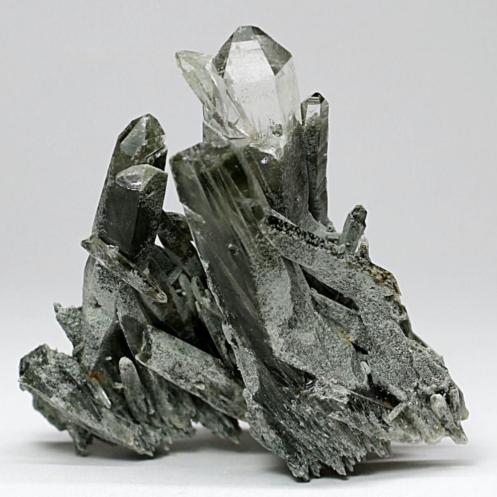 [高品質]ガネッシュヒマール産ヒマラヤ水晶クラスター/角閃石インクルージョン原石（60.3g）