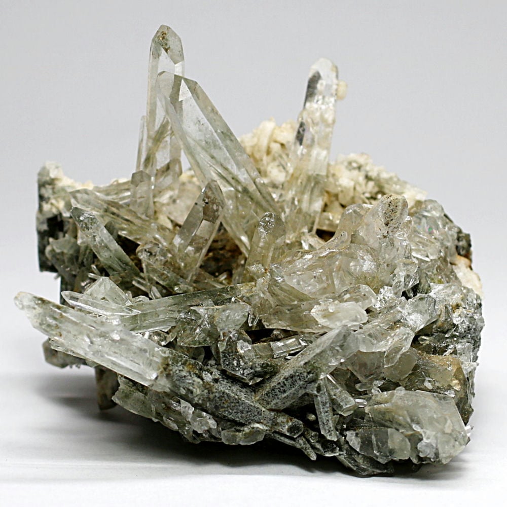 [高品質]ガネッシュヒマール産ヒマラヤ水晶クラスター/角閃石インクルージョン原石（74.7g）