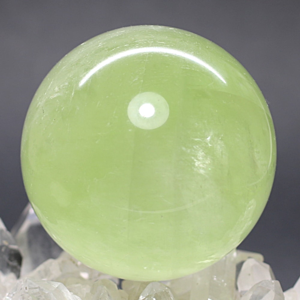 [高品質]グリーンカルサイト丸玉/スフィア（直径約63.7mm）