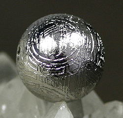 ギベオン隕石1粒売り（10mm）