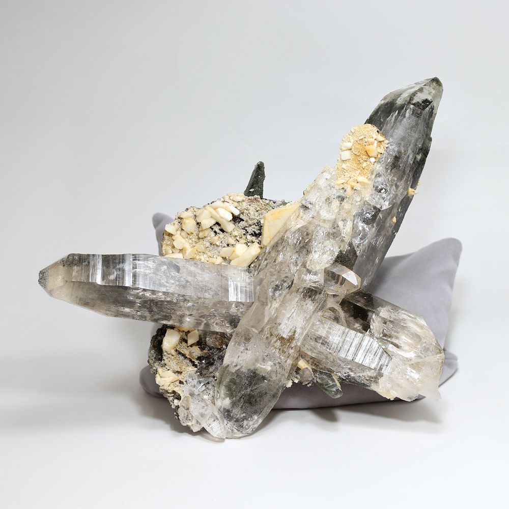 [高品質]ガネッシュヒマール産ヒマラヤ水晶クラスター/原石（大きめ1.5kg）