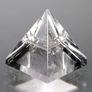 ガネッシュヒマール産]ヒマラヤ水晶ピラミッド(GNZ-PYD181) | 天然石