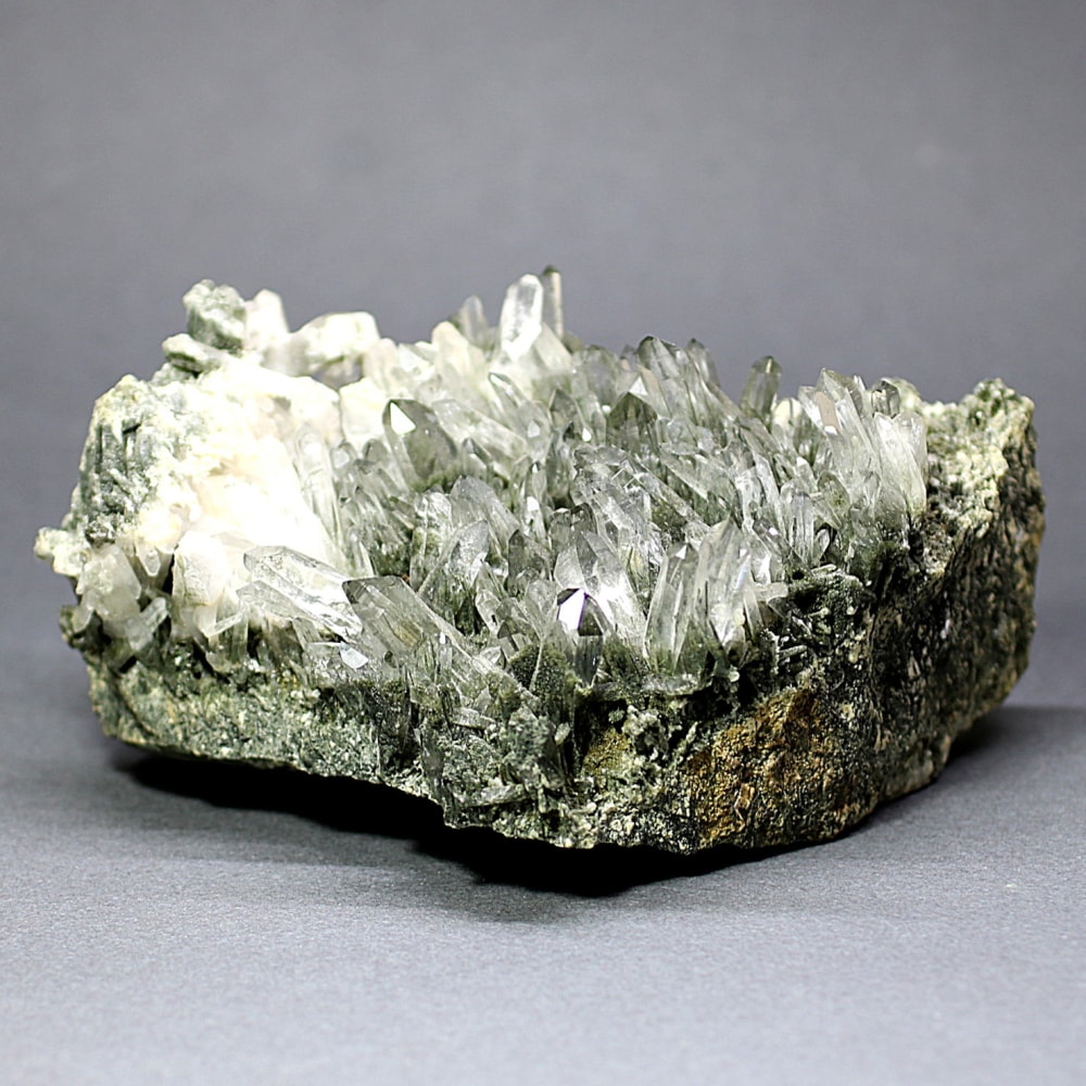 [ガネッシュヒマール産]ヒマラヤ水晶クラスター/原石（670g・特別価格）