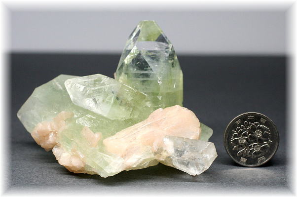 [高品質・インド産]グリーンアポフィライト結晶石