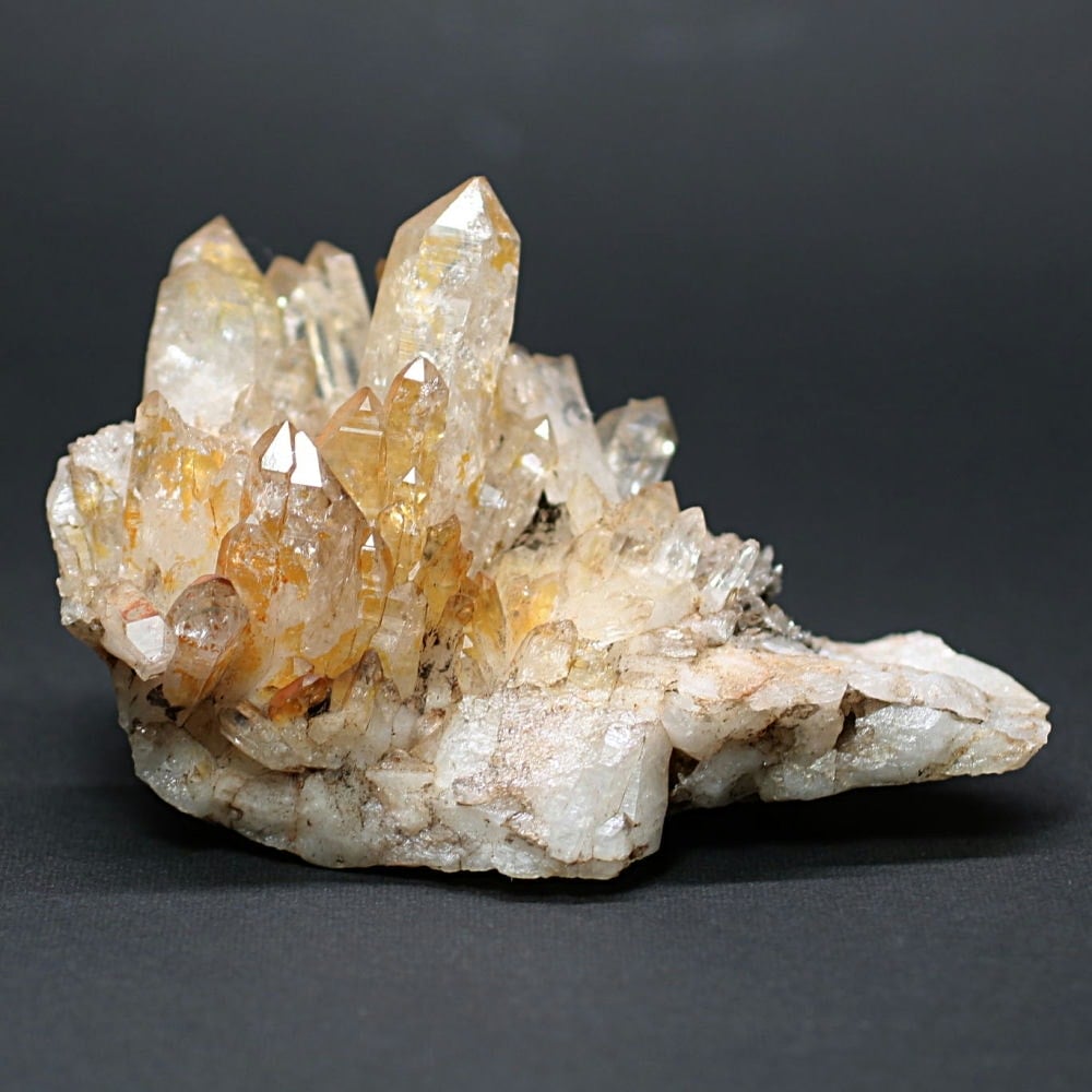 カンチェンジュンガ産ヒマラヤ水晶クラスター/原石（140g）