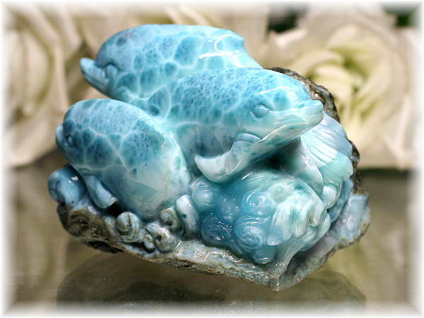 [ドミニカ産]ラリマー彫刻イルカ(LARIMAR-DOLPHIN707IS) | 天然石・パワーストーン Infonix（インフォニック）