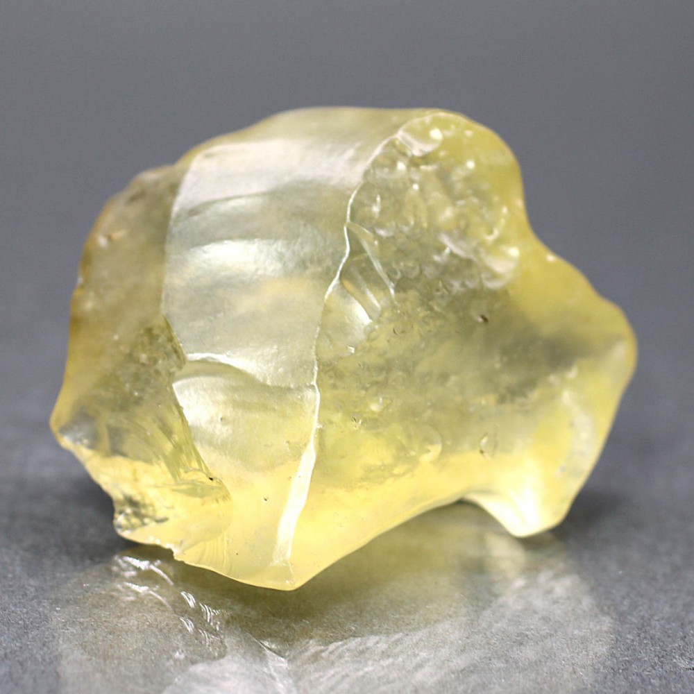 高品質]天然リビアングラス原石（23.2g）(LIB-HQRF2320IS) | 天然石