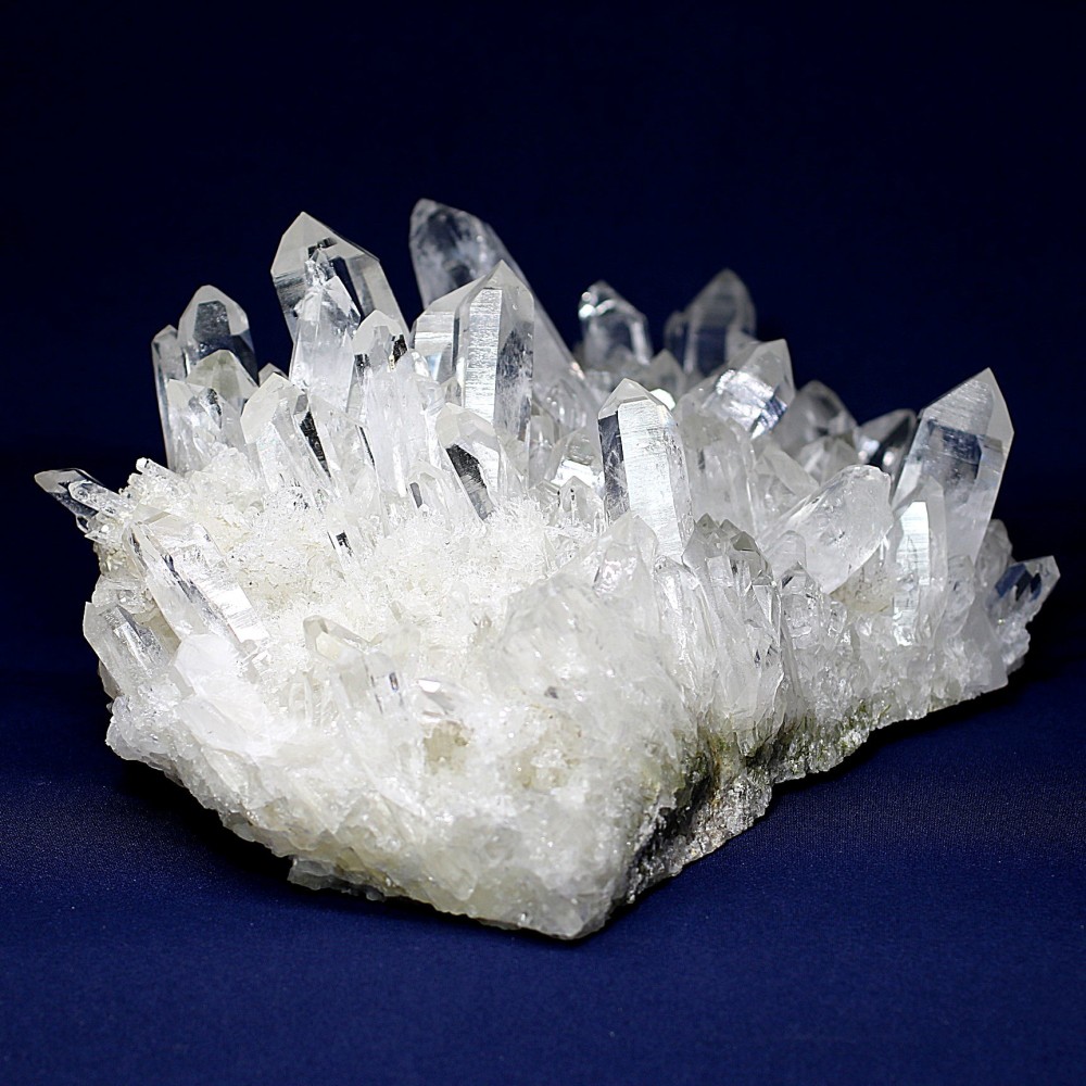 [トップクォリティ] ネパール/マカルー産ヒマラヤ水晶クラスター/原石（大型2.1kg）