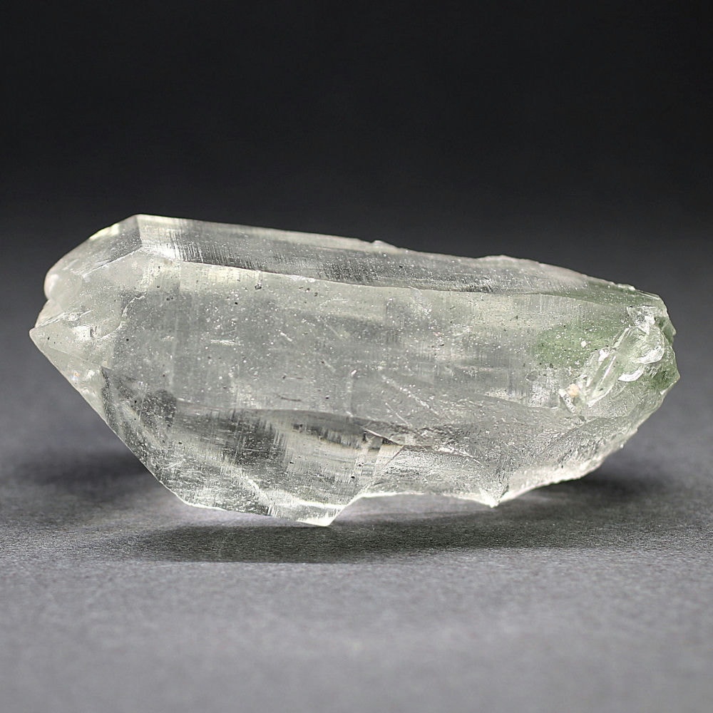 インド/マニハール産ヒマラヤ水晶ナチュラルポイント/グリーンファントムクォーツ原石（特別価格）