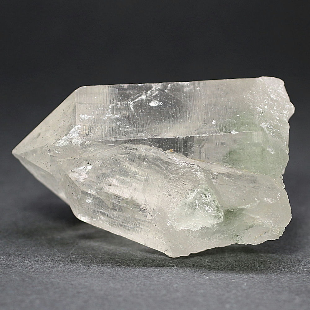 [高品質]インド/マニハール産ヒマラヤ水晶ナチュラルポイント/グリーンファントムクォーツ原石（ツイン）