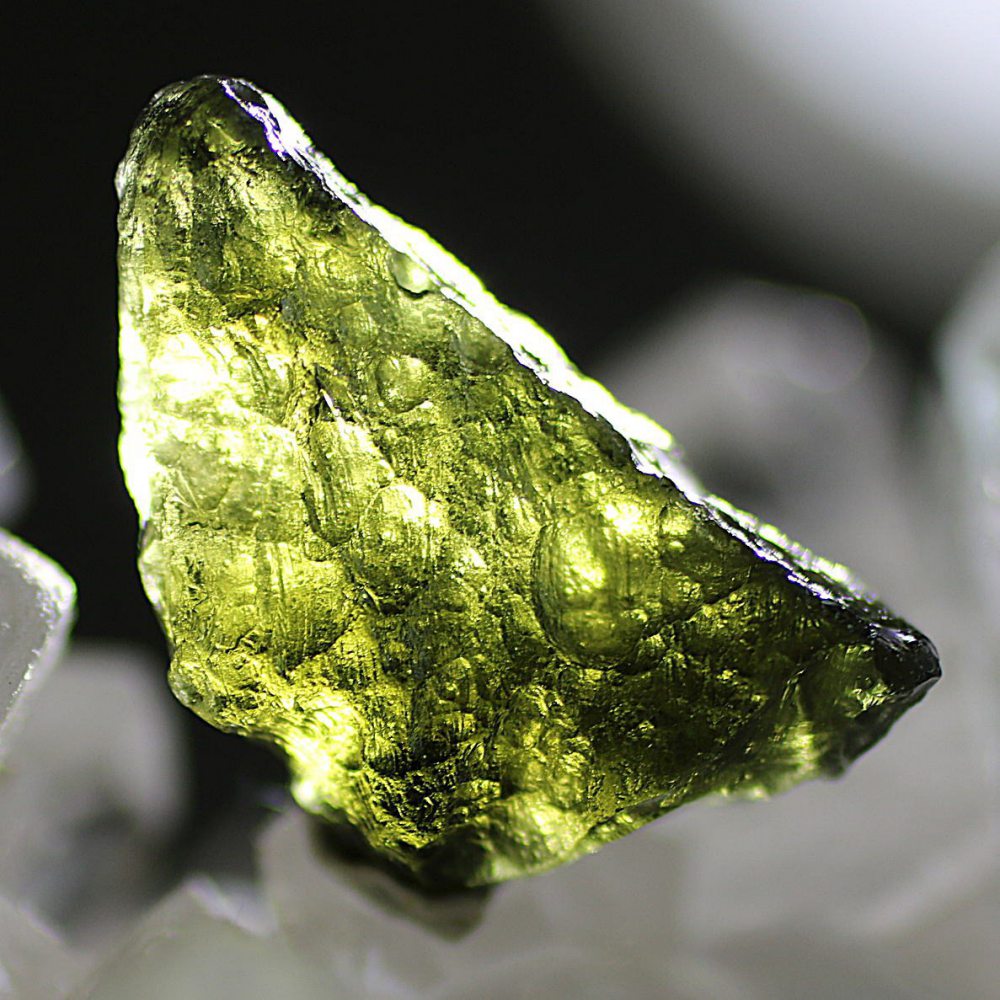 チェコ共和国産]天然モルダバイト原石(MLV-RF11IS) | 天然石