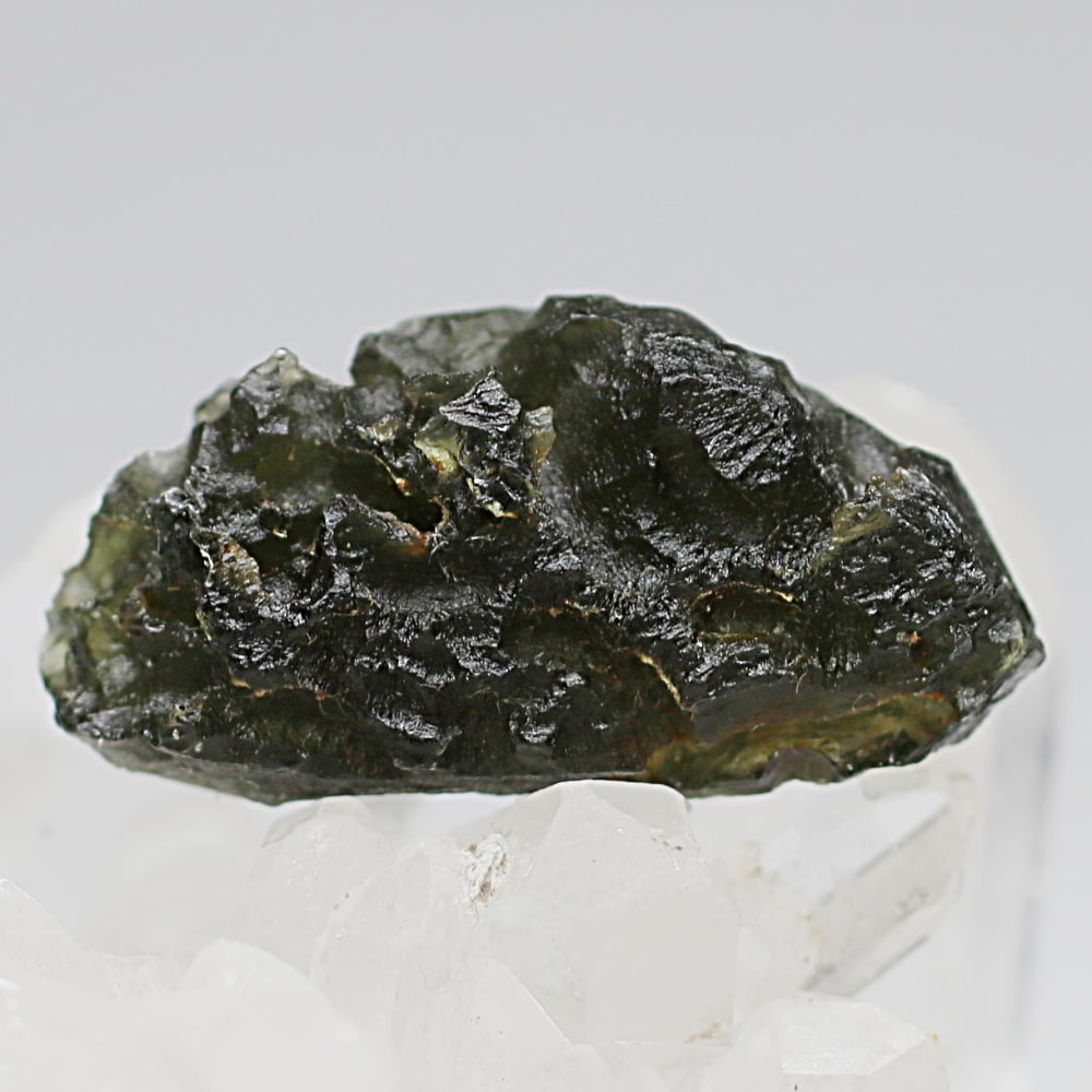[高品質・チェコ共和国産]天然モルダバイト原石（8.8g）