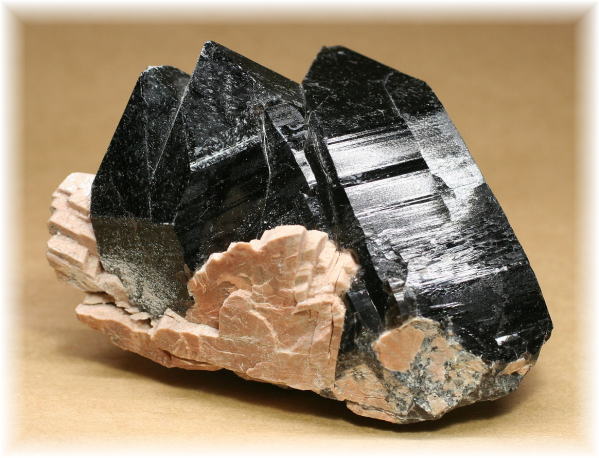 山東省産]モリオンナチュラルポイント(MORION-CHA507IS) | 天然石 