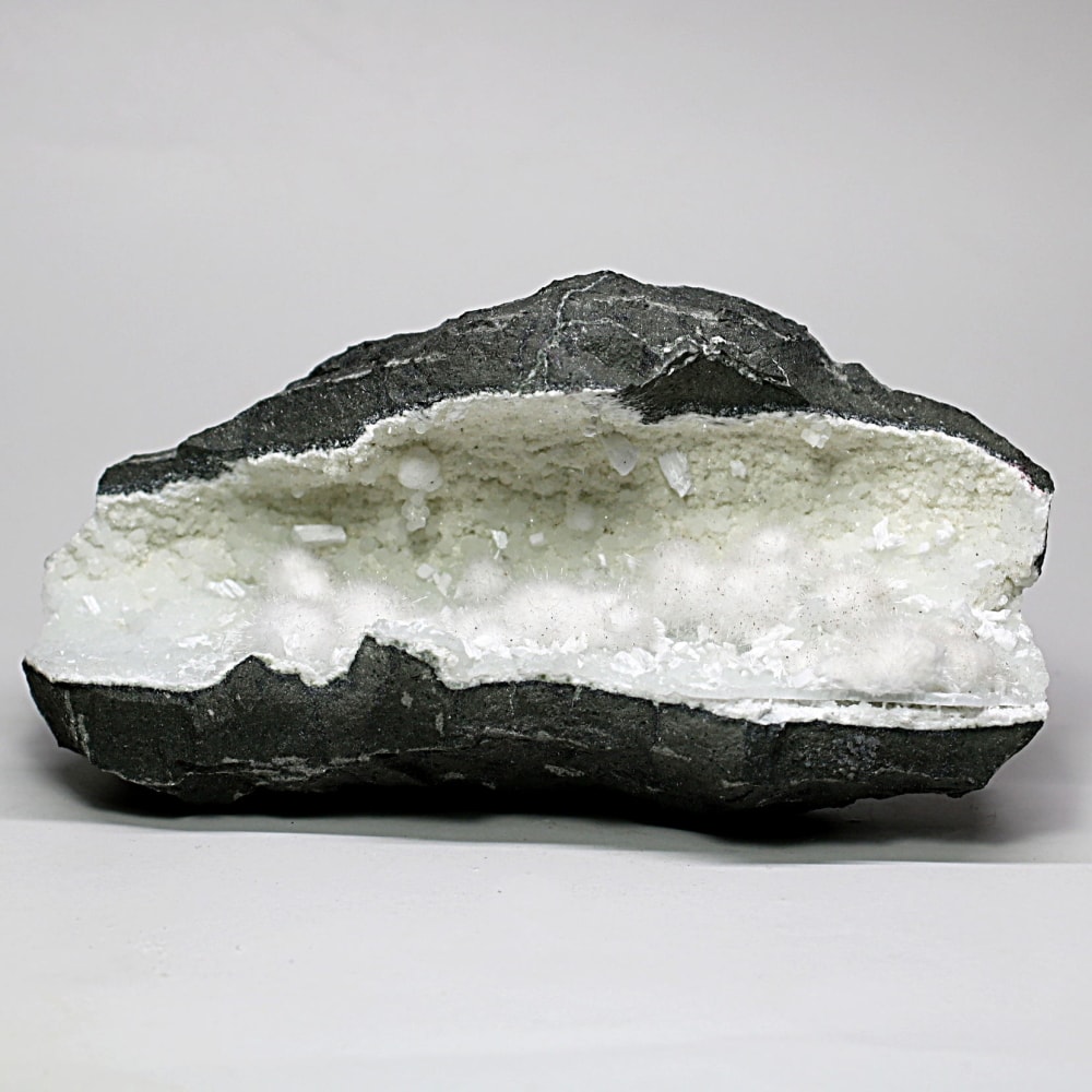 [高品質]インド産オケナイト原石/ジオードタイプ（オーケン石）