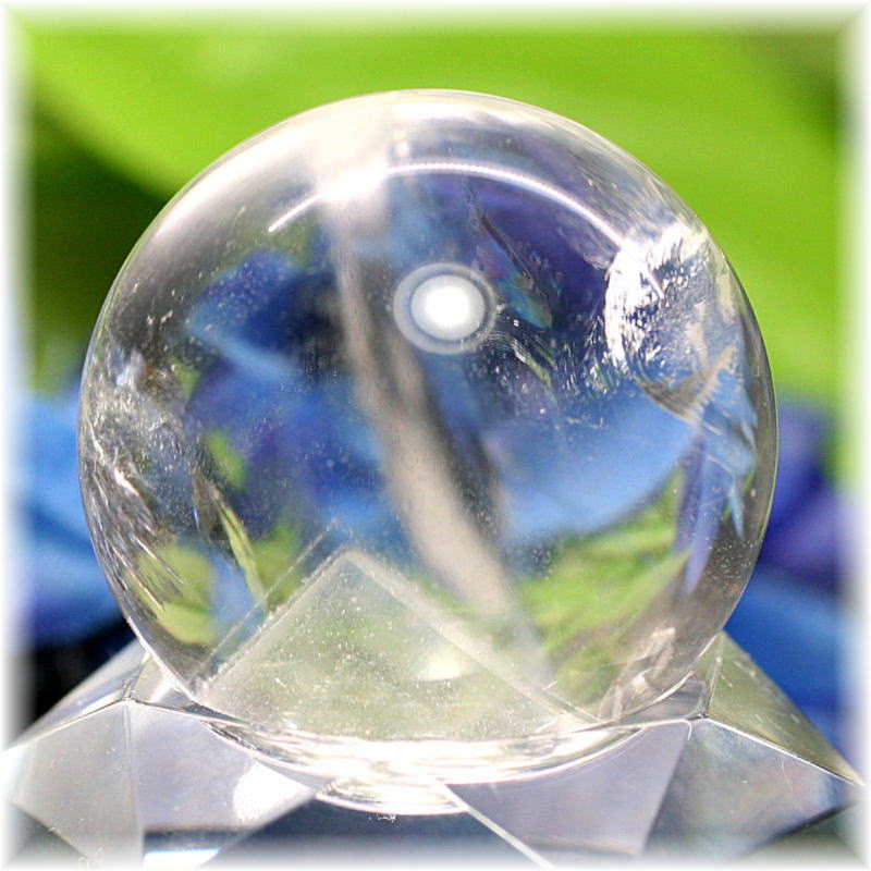 [高品質]ファントムレインボー水晶丸玉/アイリスクォーツスフィア（27.7mm）
