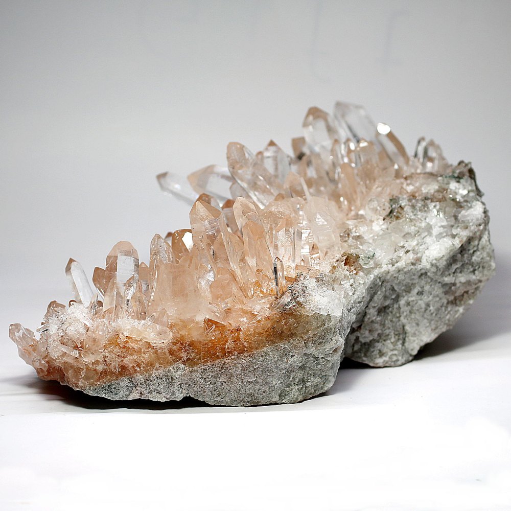 [高品質・インド/グラハン産]オレンジヒマラヤ水晶クラスター/大型原石（高い透明度）