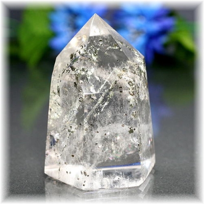 <center><b>PICK UP</b><br>パイライト入り水晶<br>>ポリッシュポイント<b>¥7000</b></center>