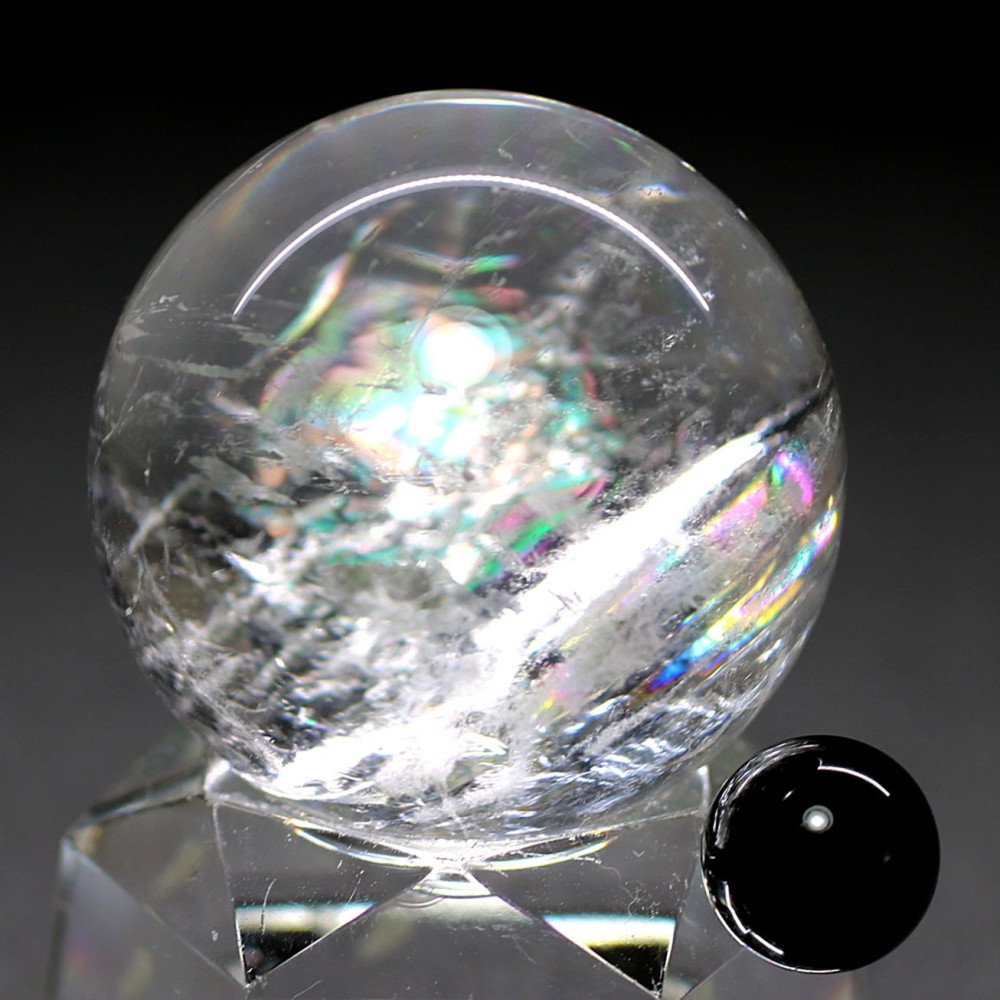 [高品質]レインボー水晶玉/アイリスクォーツスフィア（丸玉直径33.7mm）