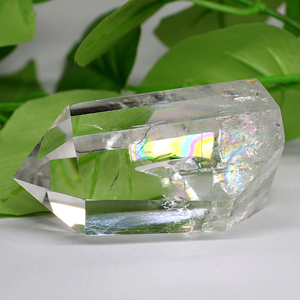 [トップクォリティ]レインボー水晶ポリッシュポイント（アイリスクォーツ・高さ7.3cm）