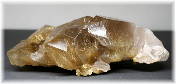 ブラジル産]ゴールドルチルクォーツクラスター（原石）(RUTILEQUARTZ 