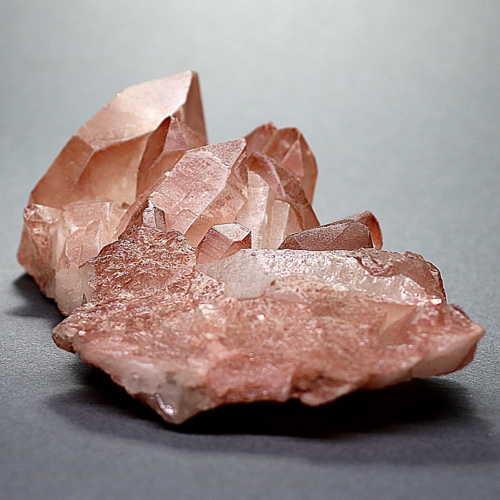 天然石　ストロベリーレムリアン　ピンクレムリアンシード　クラスター　水晶