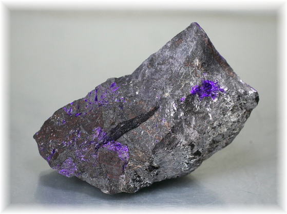 南アフリカ産]スギライト原石(SUGILITE-RAF119IS) | 天然石 