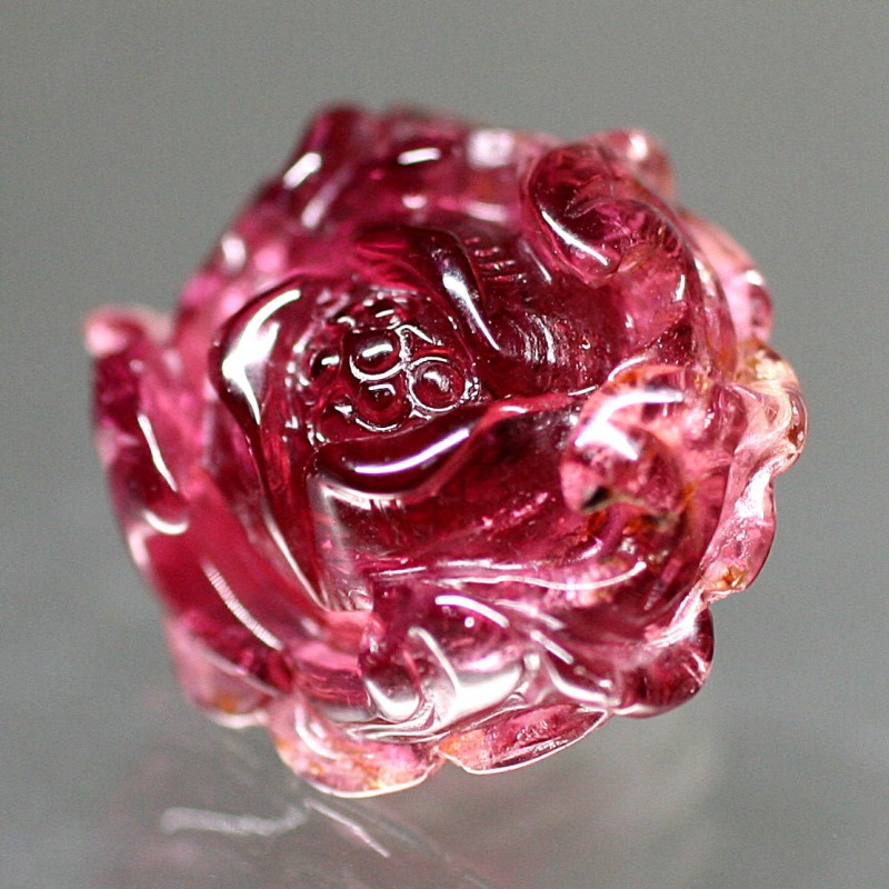 レッドトルマリン/ルベライト薔薇シェイプ(ルース)